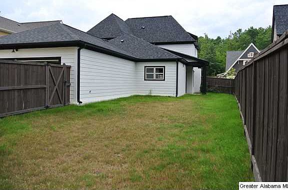 4th image of 2426 Northampton Dr