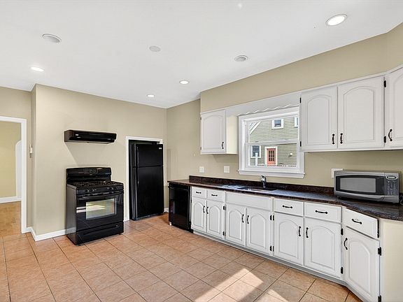 5th image of 52 Pearson Rd
