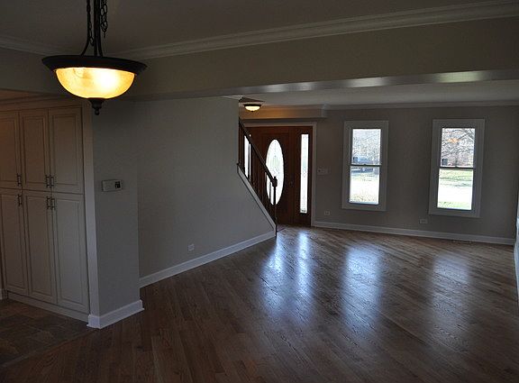 5th image of 619 N Brookdale Dr