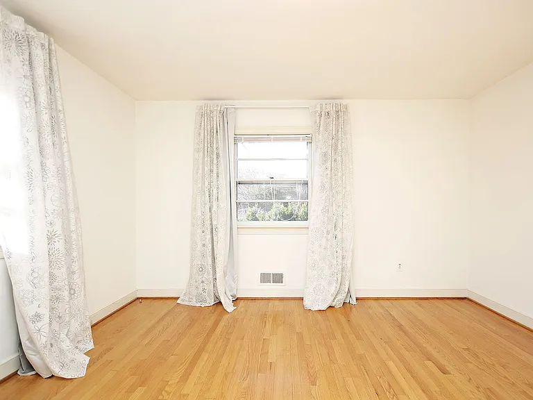 706 Grove Ave #A — Photo 9