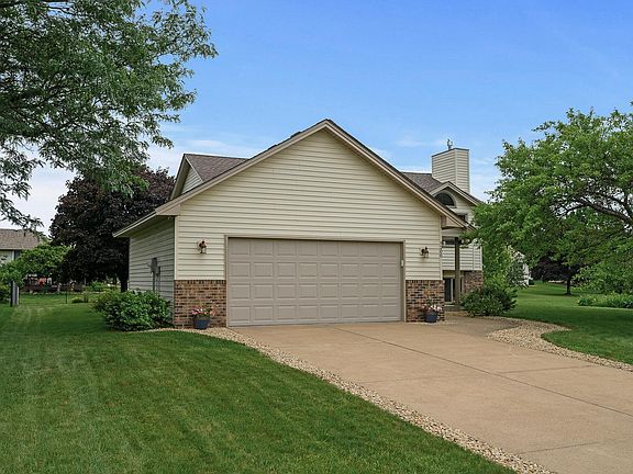 3rd image of 9200 Victoria Ct