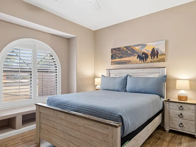 9033 W Patrick Ln — Photo 18