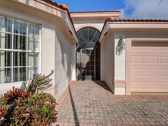 3rd image of 11644 Pamplona Blvd