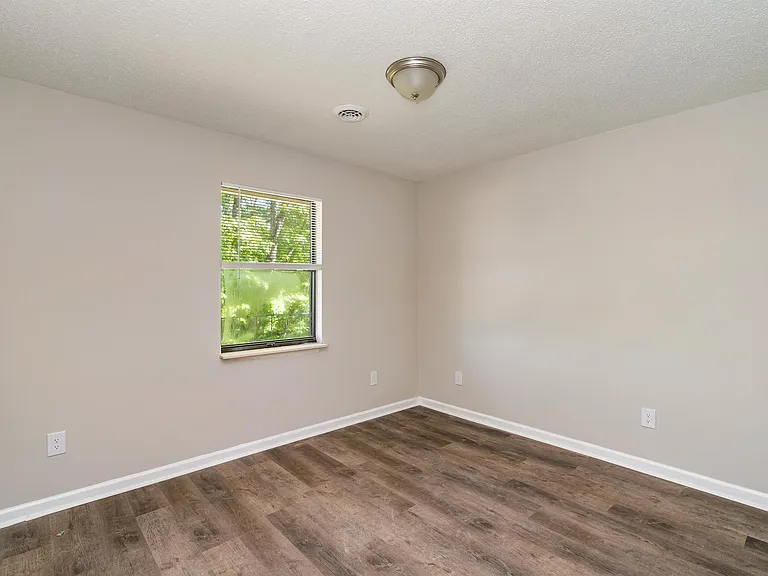 111 Raintree Ln #D — Photo 10