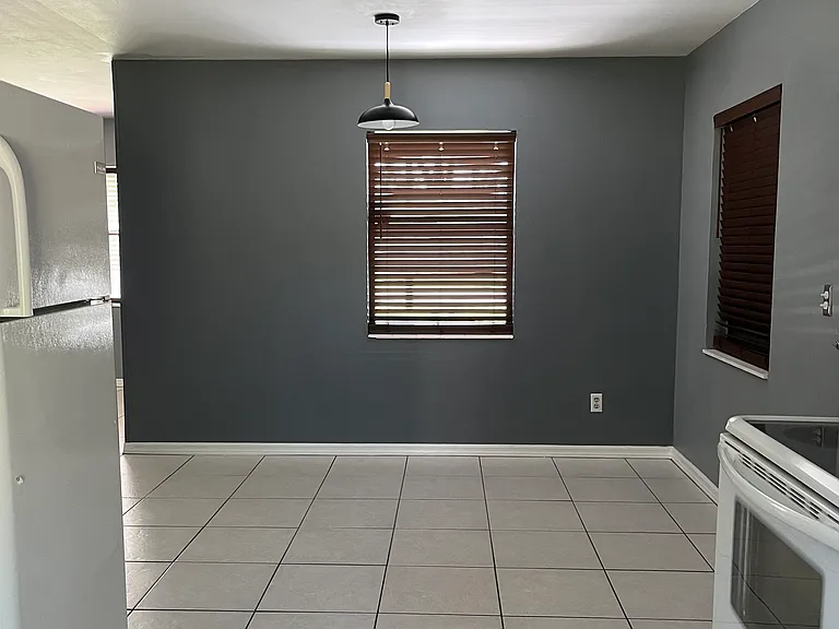 108 E Garland Ct — Photo 8