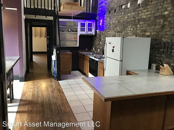 4th image of 1864 N Cambridge Ave APT 4