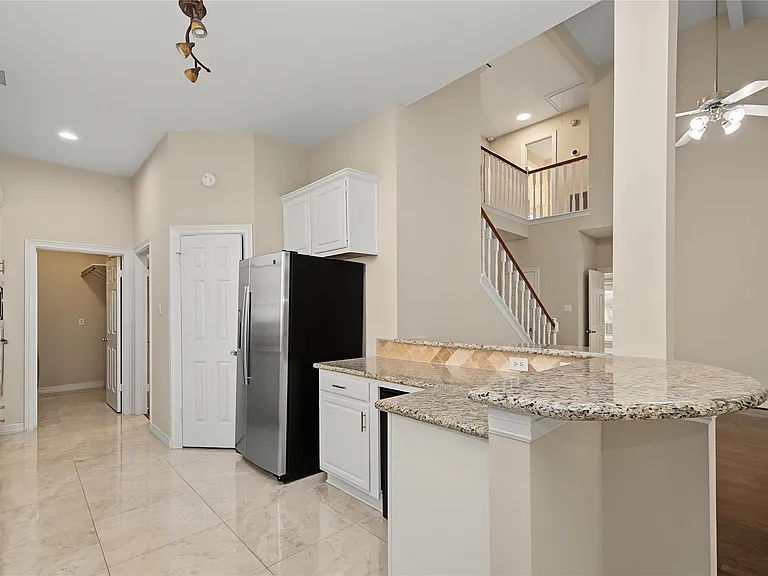14135 Swallowfield Dr — Photo 29