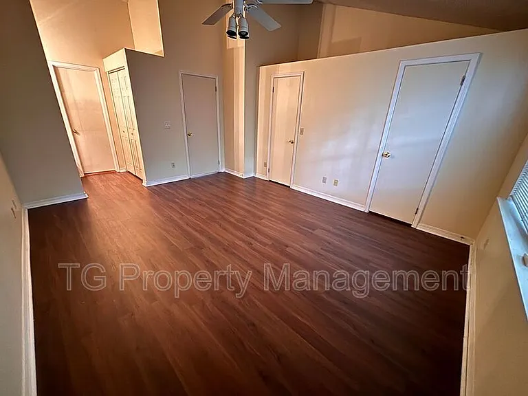 8531 Sturbridge Cir E — Photo 15