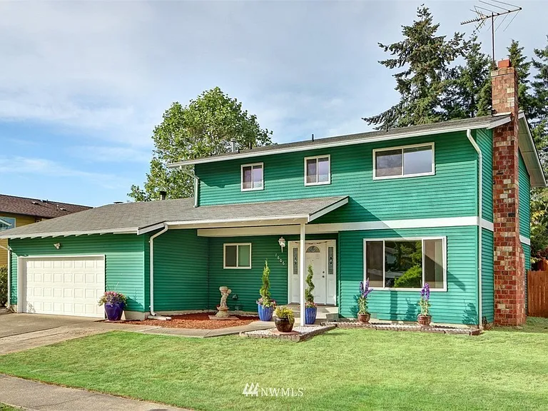 1606 Lake Youngs Way SE — Photo 1