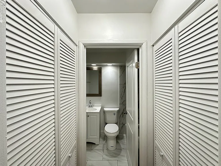 6830 N Sheridan Rd #452 — Photo 17