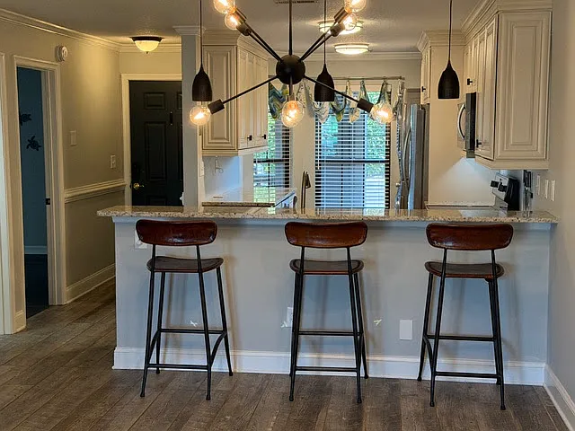 401 Harbour Point #102 — Photo 6