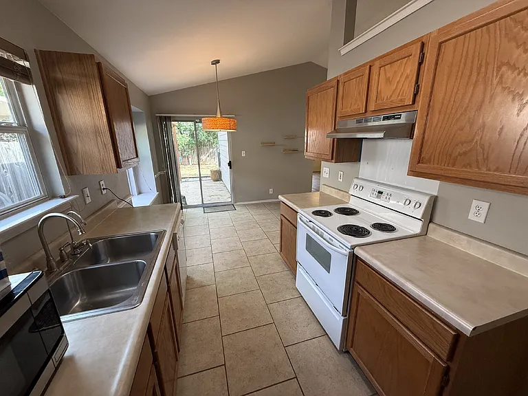 86 Coastal Ln — Photo 20