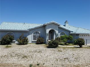 4410 Highland Rd, Phelan, CA 92371