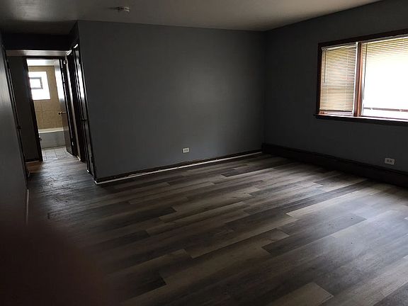 4th image of 14607 Karlov Ave
