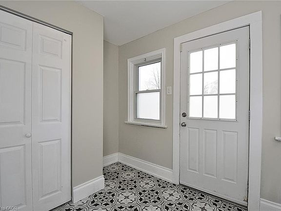 5th image of 105 Francis St