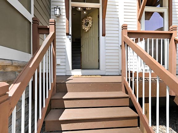 3rd image of 1905 Red Maple Ln
