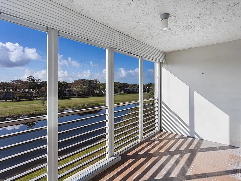 4030 W Palm Aire Dr #407 — Photo 7