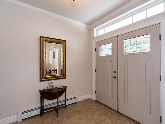 2nd image of 15 Stonybrook Ln