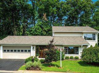 116 Sugarland Run Dr, Sterling, VA 20164