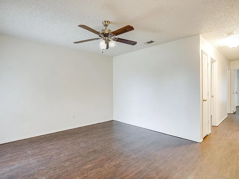 10265 Aurora Dr — Photo 4