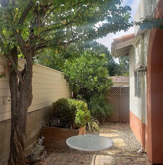 889 Walnut St #A — Photo 26