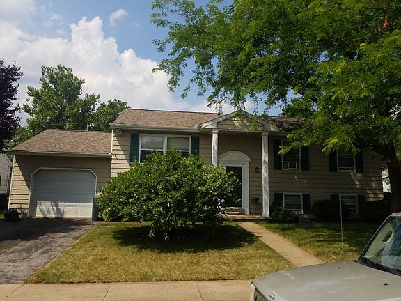 3rd image of 1133 Locust St