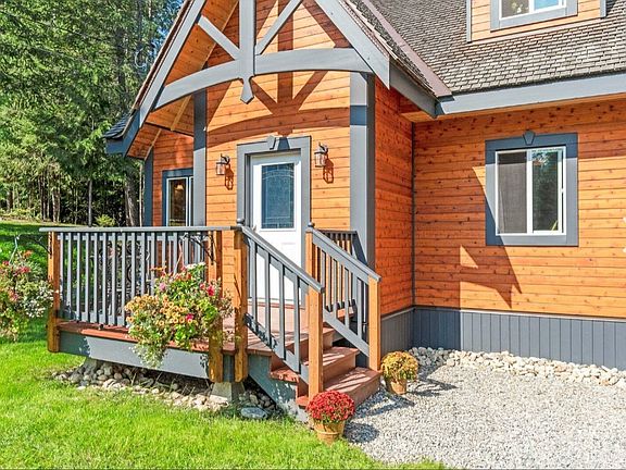 2nd image of 2481 Ridgeview Pl