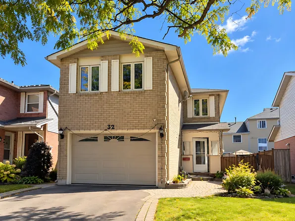 32 Steven Ct, Brampton, ON L6Z 3A7