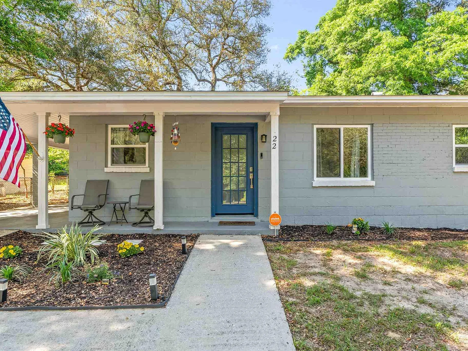 3 bed, 1200 sqft, $2,150 — Photo 2