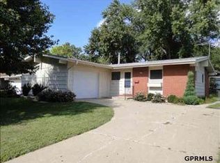 8604 Templeton Dr, Omaha, NE 68134