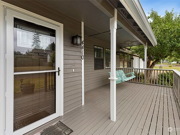 3rd image of 4410 Indian Summer Drive SE