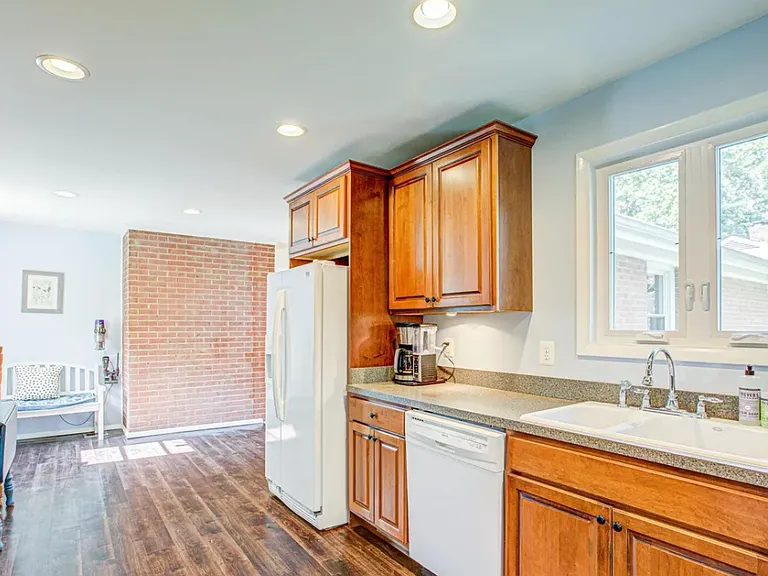 7811 Greeley Blvd — Photo 27
