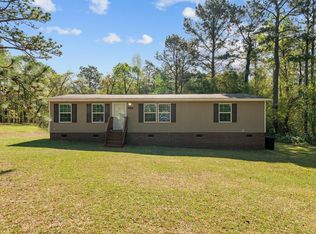 4131 Overhills Rd, Spring Lake, NC 28390