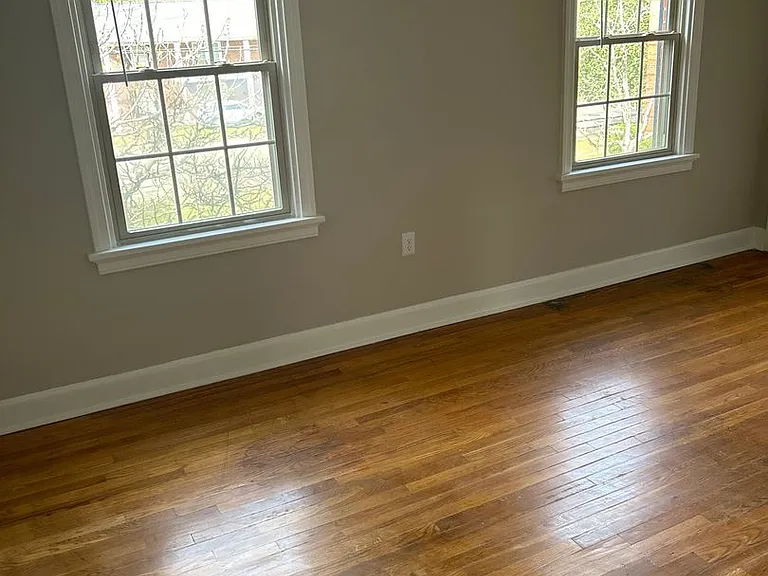 1107 W Rowan St — Photo 5
