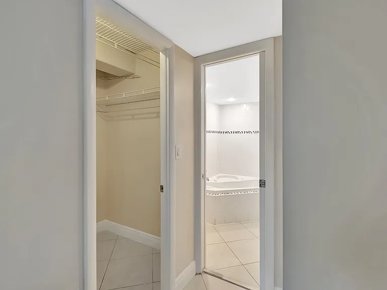 345 Ocean Dr #305 — Photo 12