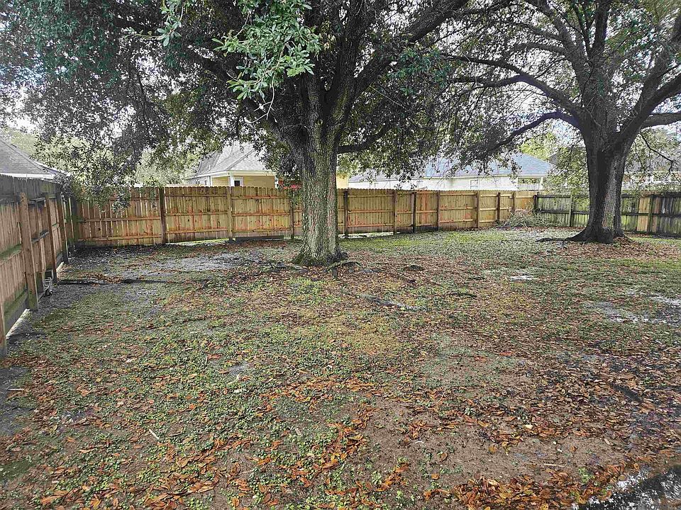 1st image of 14224 Parkview Dr