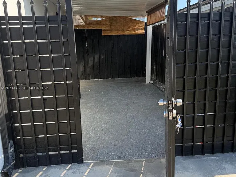 15420 SW 169th Ln #STUDIO — Photo 13