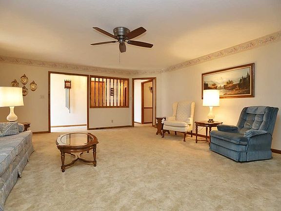 4th image of 6576 Green Hill Dr