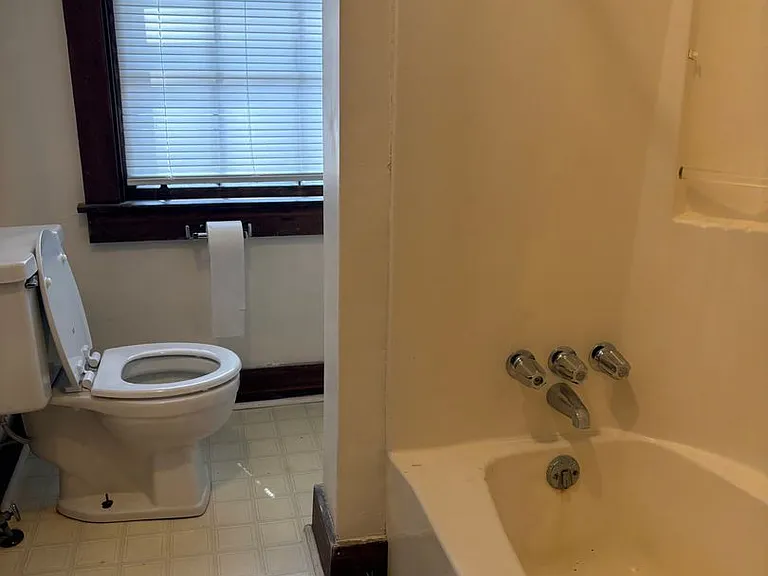 23500B River Rd — Photo 5