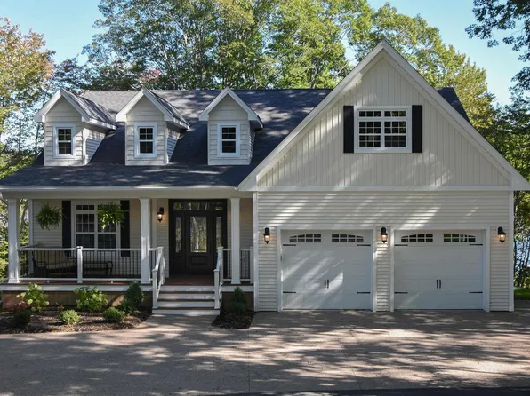 36 Blue Hill Rd, Halifax, NS B2T 1E6