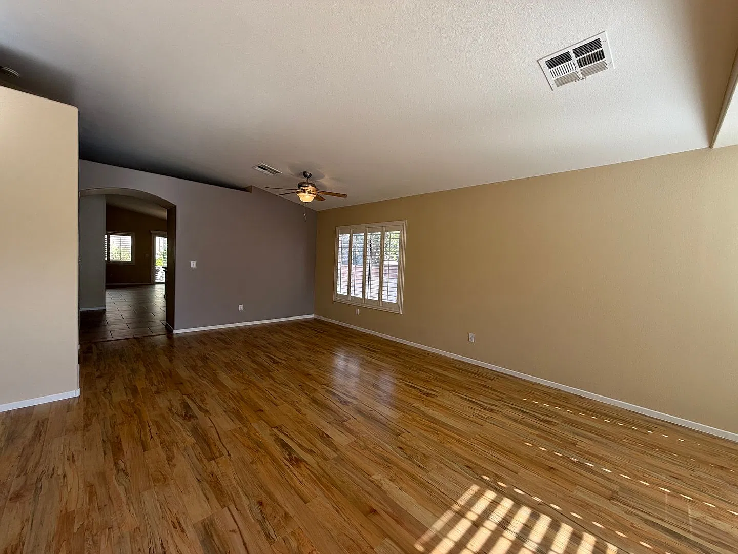 Spacious Single-Story 3-Bedroom Home with Vaulted Ceilings & Covered Patio — Photo 4