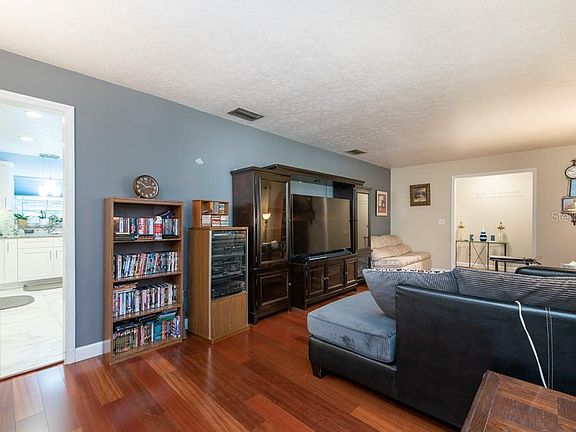 5th image of 1405 Dee Ann Dr