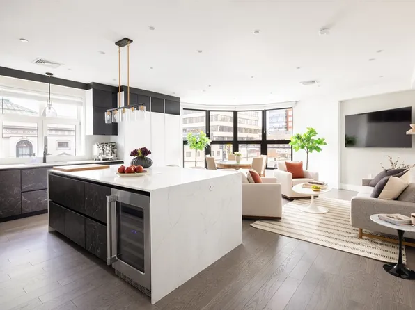 69 Walnut St #4, Brookline, MA 02445