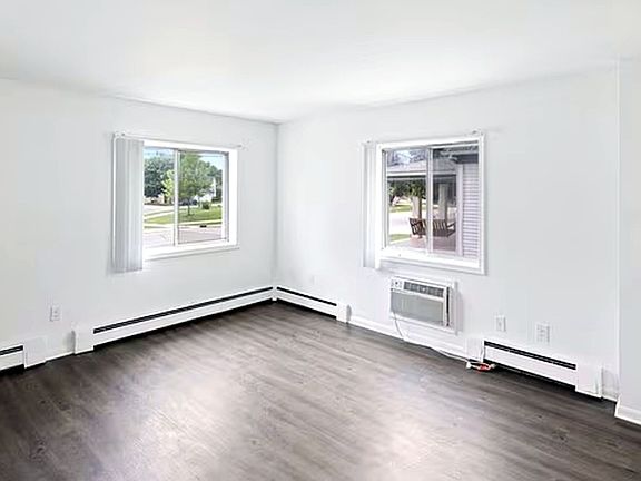 4th image of 412 & 418 N Clinton St #2