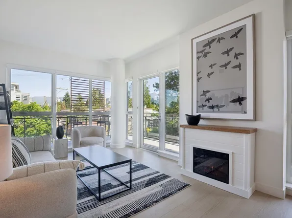 422 E 3rd St #321, North Vancouver, BC V7L 1E6