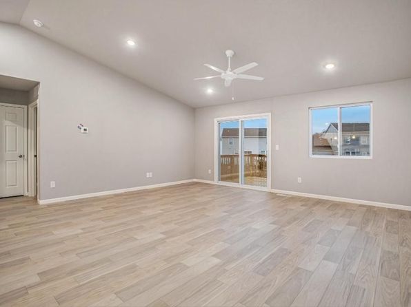 208 Kingsberry Dr, Blissfield, MI 49228