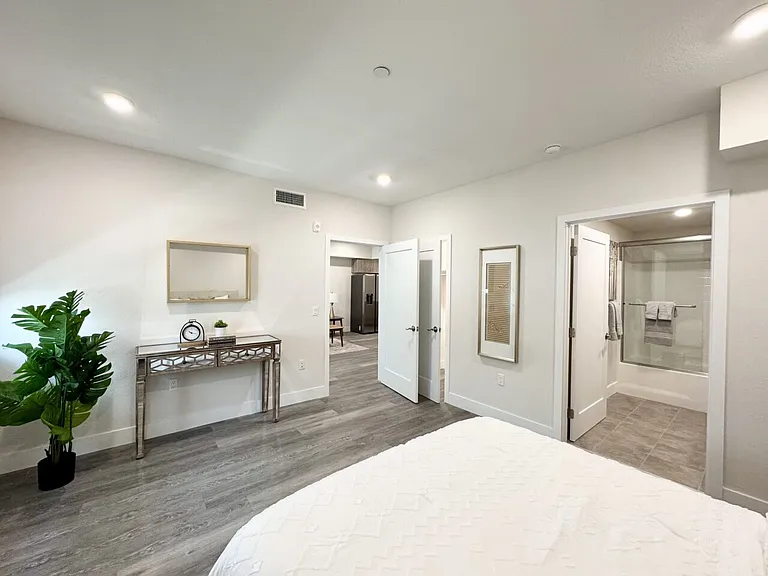 The SECRET in K-Town Luxury Apartments — Photo 29