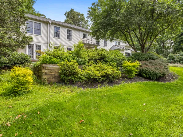 11103 Burywood Ln, Reston, VA 20194