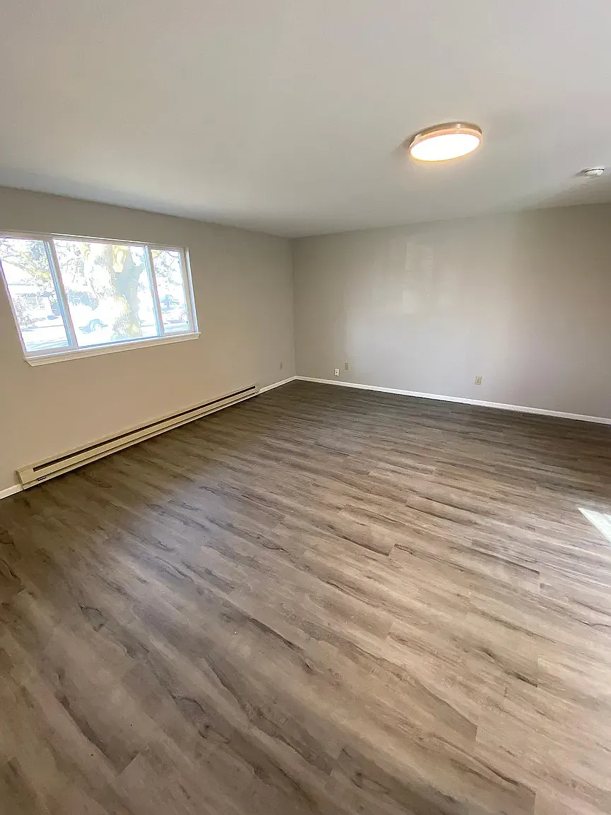 2 bed, 728 sqft, $1,750 — Photo 3
