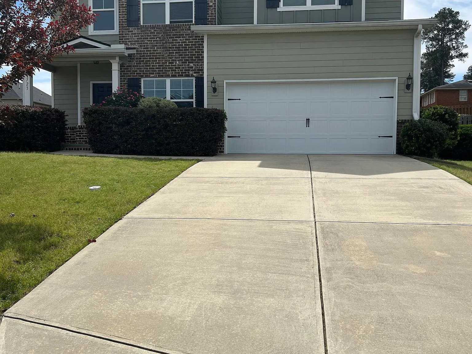 4 bed, 2481 sqft, $2,190 — Photo 1